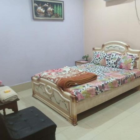 Palm Valley Hotel Sukkur Eksteriør billede